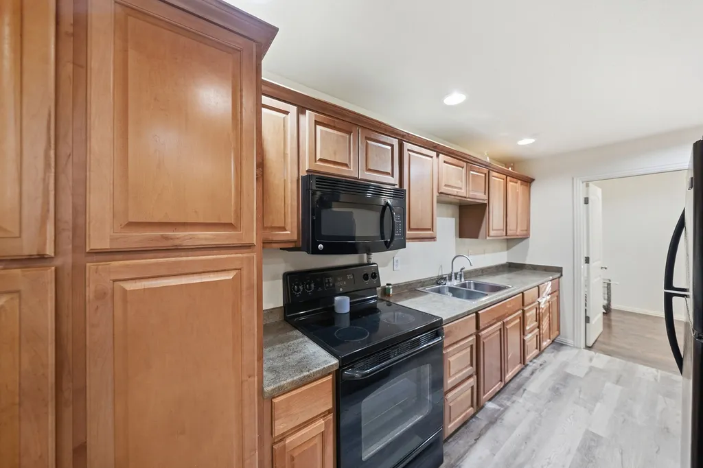 1872 Nokomis Road Lancaster TX 75146
