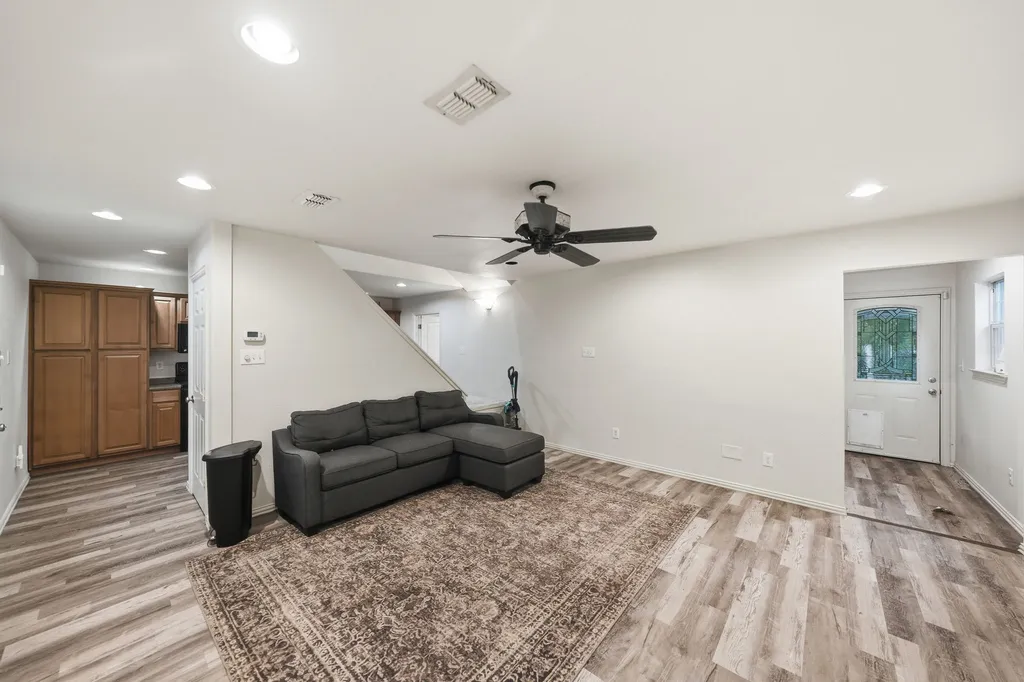 1872 Nokomis Road Lancaster TX 75146