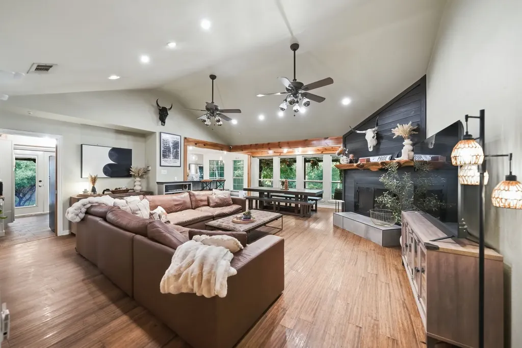 1872 Nokomis Road Lancaster TX 75146