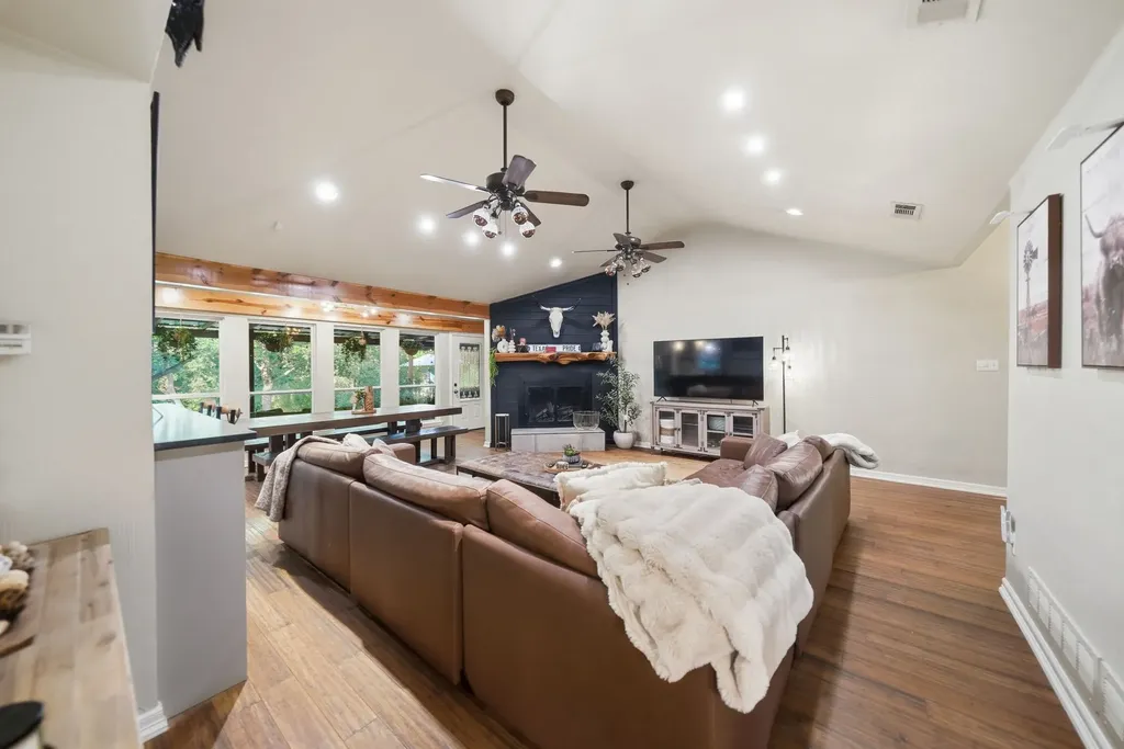1872 Nokomis Road Lancaster TX 75146