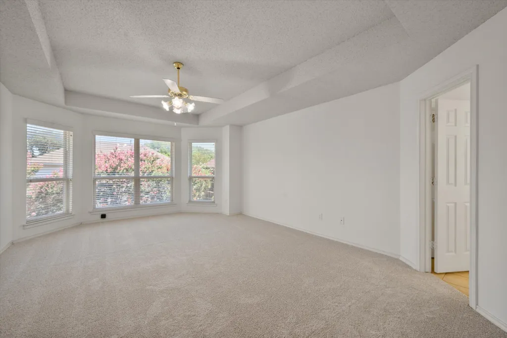 6505 Ashwood Drive Arlington TX 76016