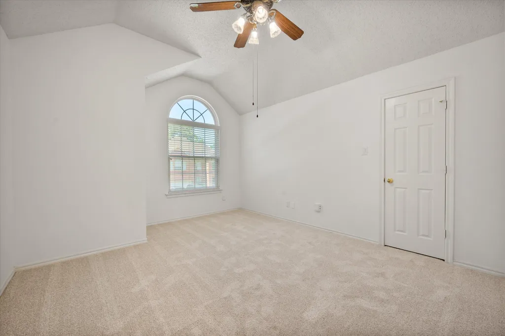 6505 Ashwood Drive Arlington TX 76016