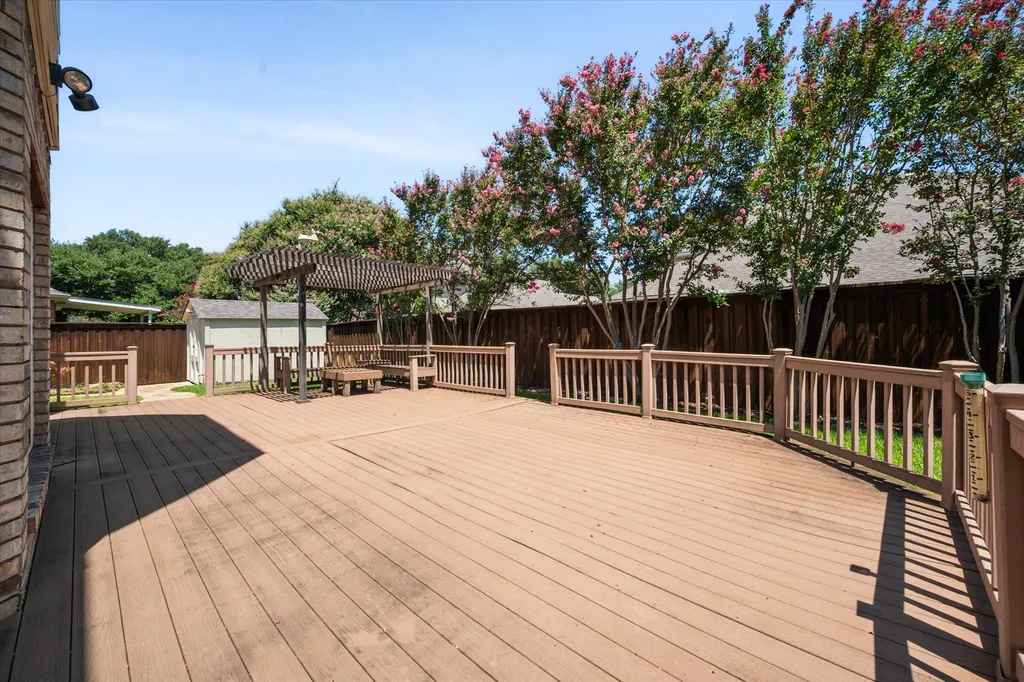 6505 Ashwood Drive Arlington TX 76016