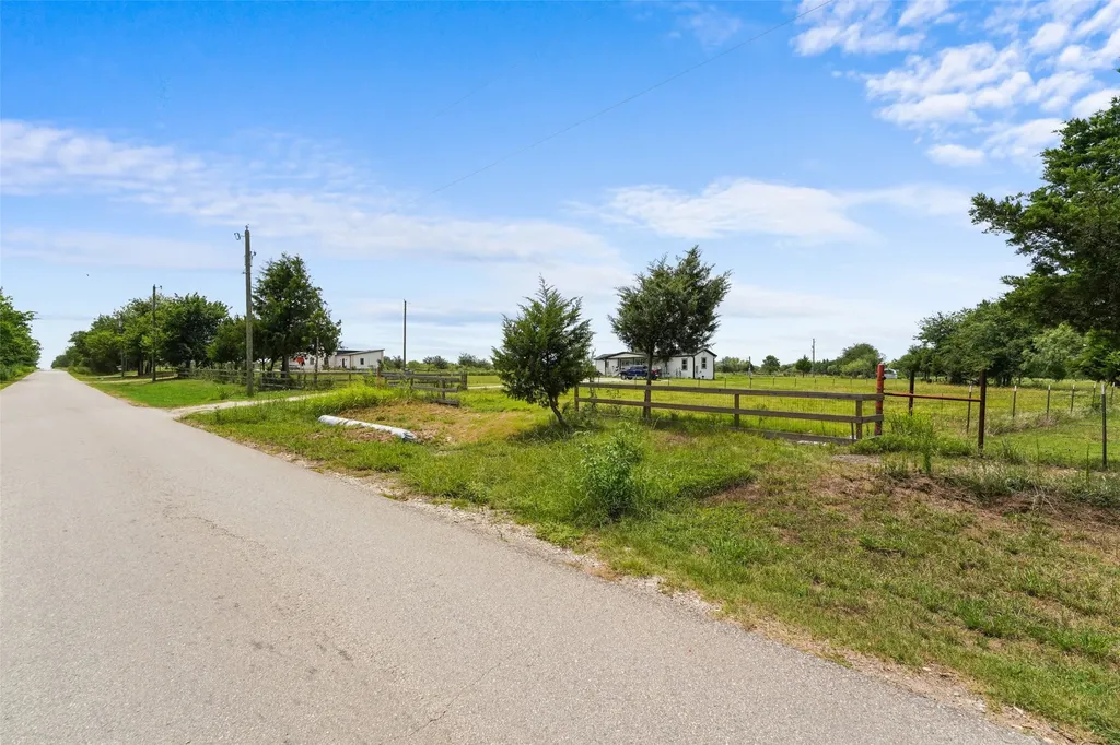 2308 County Road 3417 Wills Point TX 75169