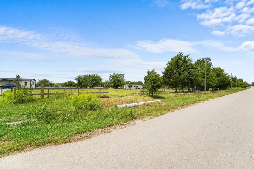 2308 County Road 3417 Wills Point TX 75169