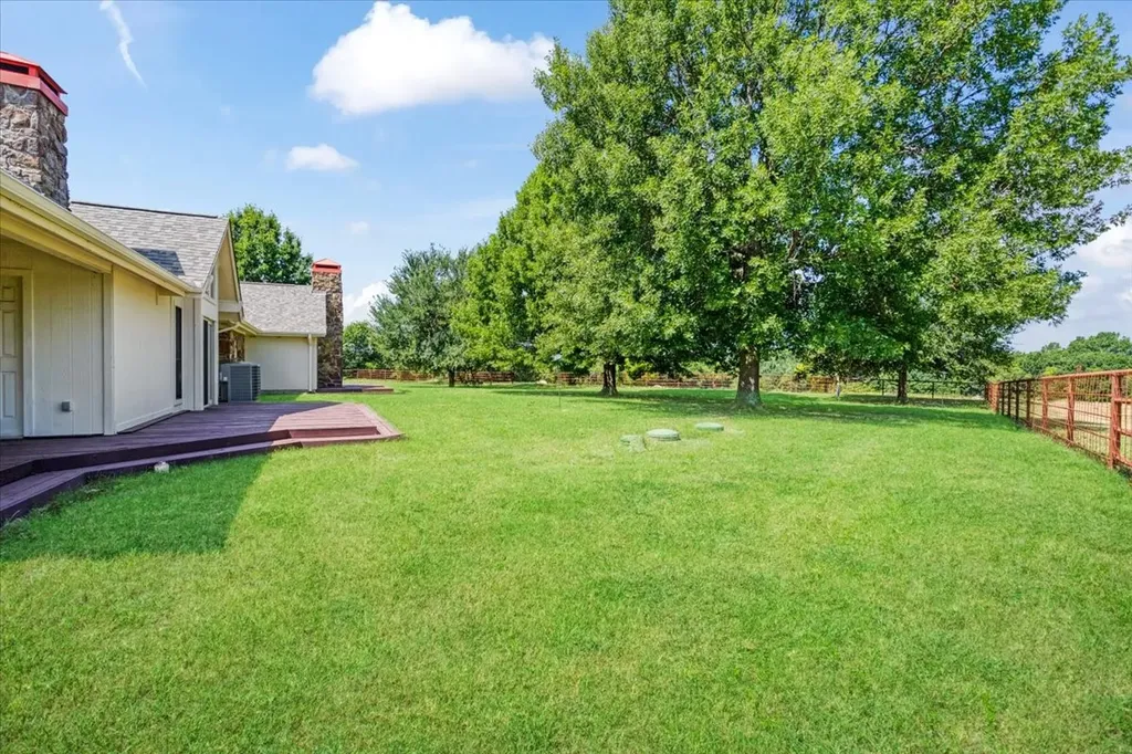 5393 State Highway 5 Van Alstyne TX 75495