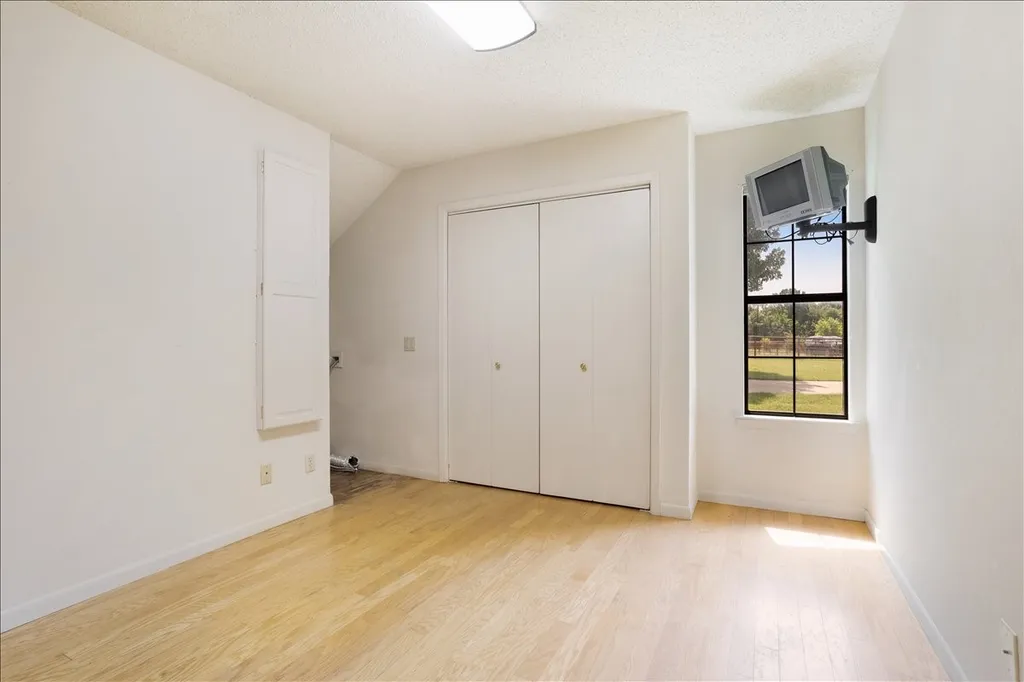 5393 State Highway 5 Van Alstyne TX 75495