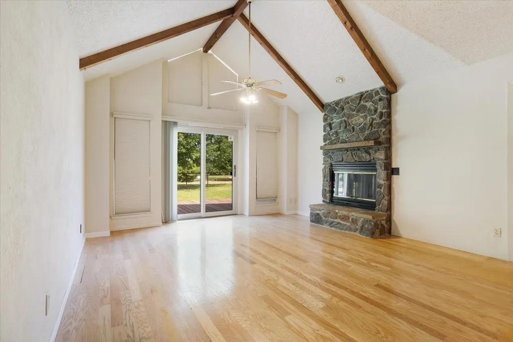 5393 State Highway 5 Van Alstyne TX 75495