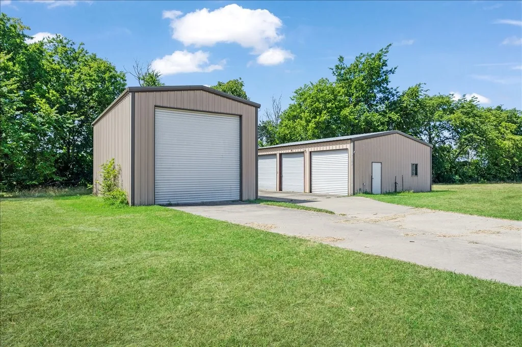 5393 State Highway 5 Van Alstyne TX 75495