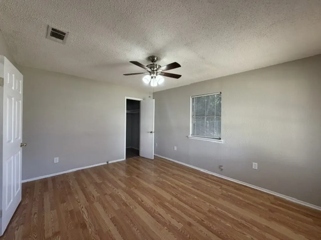105 2nd Street Valley View TX 76272