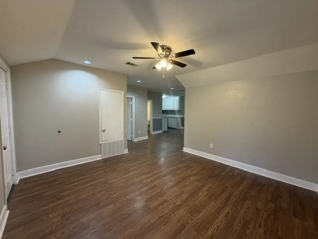 105 2nd Street Valley View TX 76272