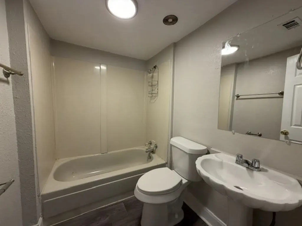 105 2nd Street Valley View TX 76272