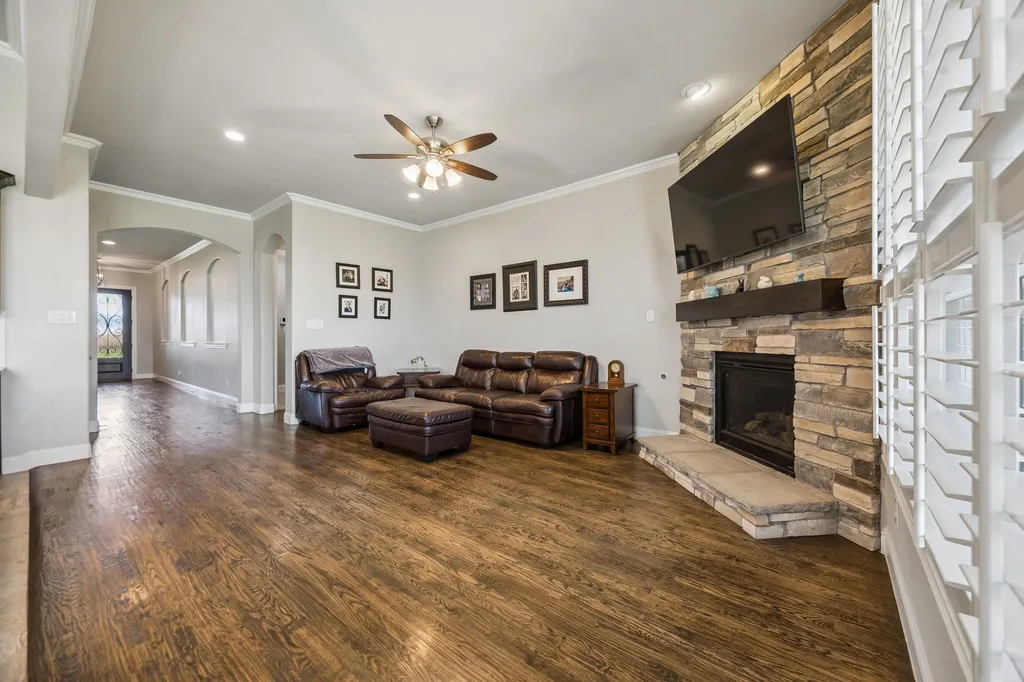 1116 Macgregor Lane Gunter TX 75058