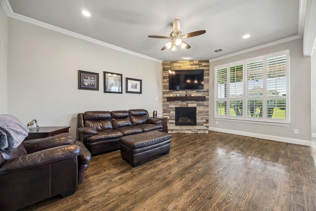 1116 Macgregor Lane Gunter TX 75058