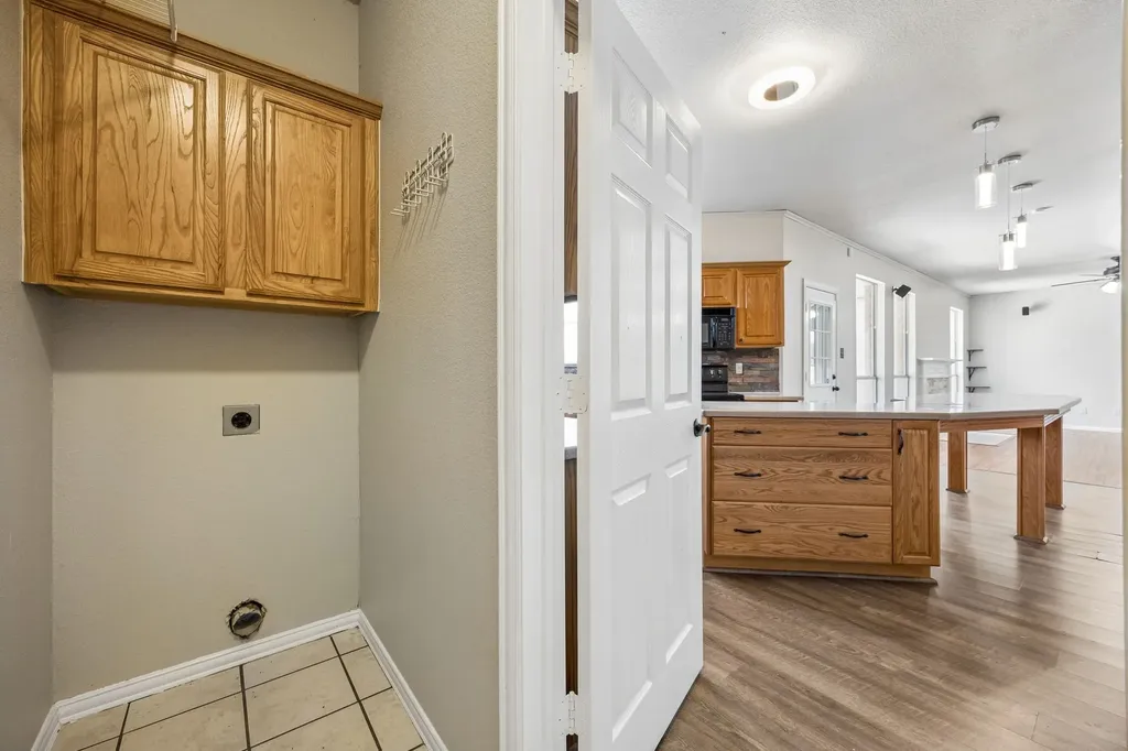 4217 Bent Oaks Drive Arlington TX 76001