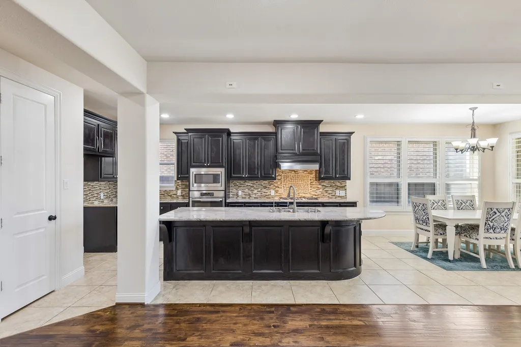 408 Vine Street Irving TX 75039