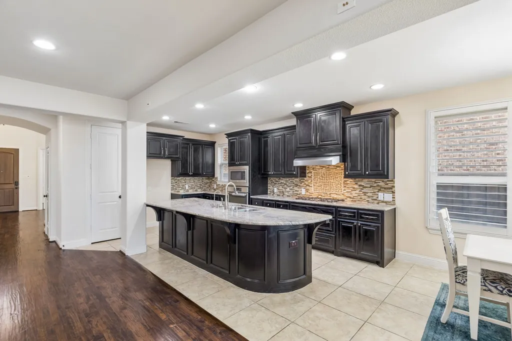 408 Vine Street Irving TX 75039