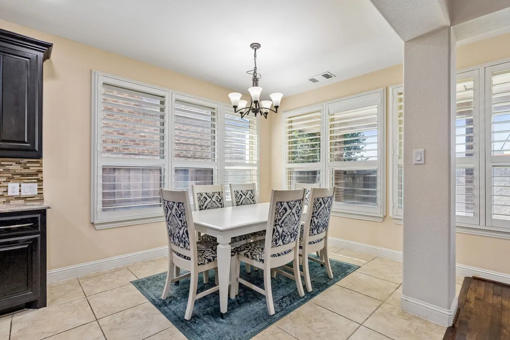 408 Vine Street Irving TX 75039