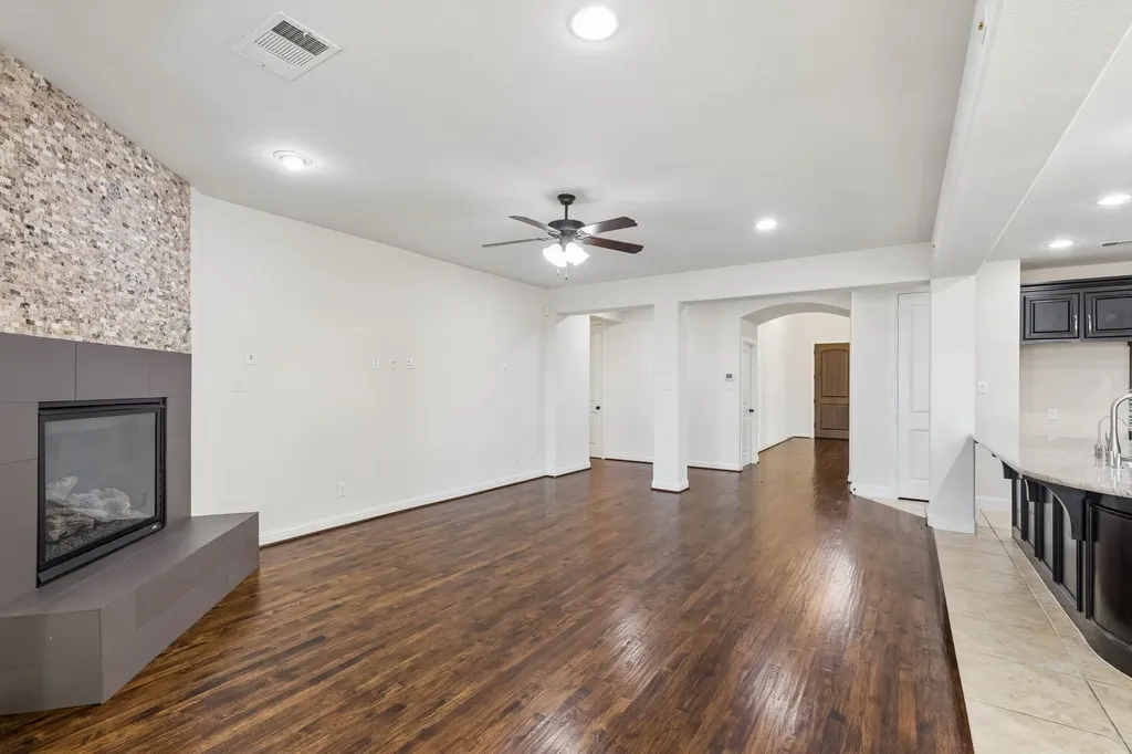 408 Vine Street Irving TX 75039