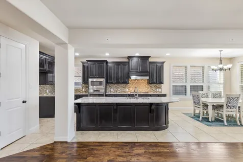 408 Vine Street Irving TX 75039