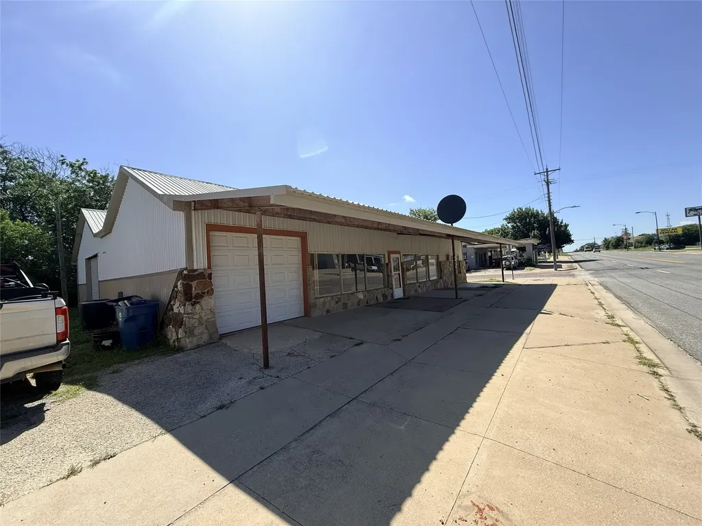 1309 Conrad Hilton Avenue Cisco TX 76437