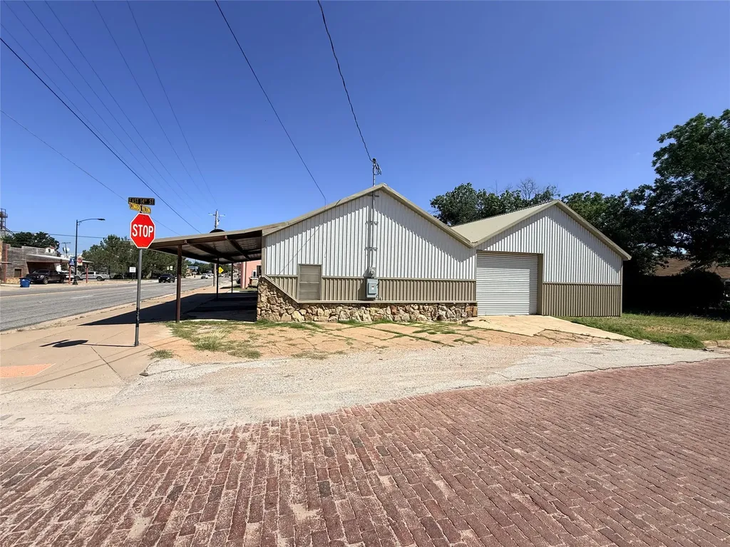 1309 Conrad Hilton Avenue Cisco TX 76437