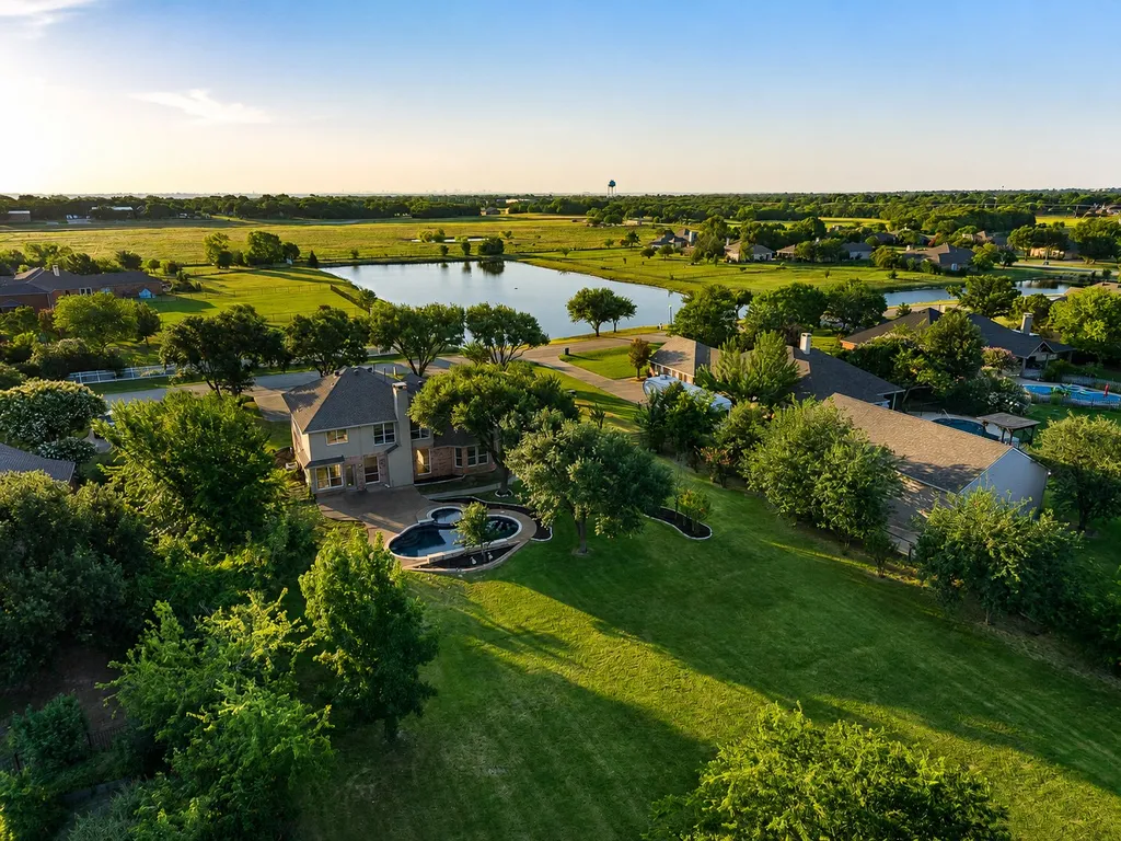 331 Lakeside Drive Shady Shores TX 76208