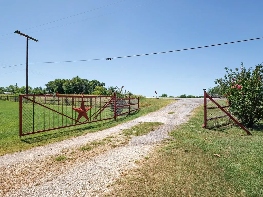 4521 Highway 84 E Early TX 76802