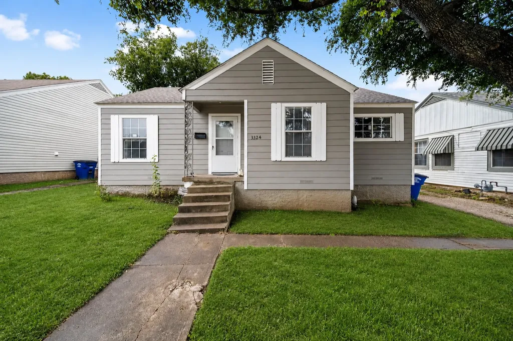3324 W Clarendon Drive Dallas TX 75211