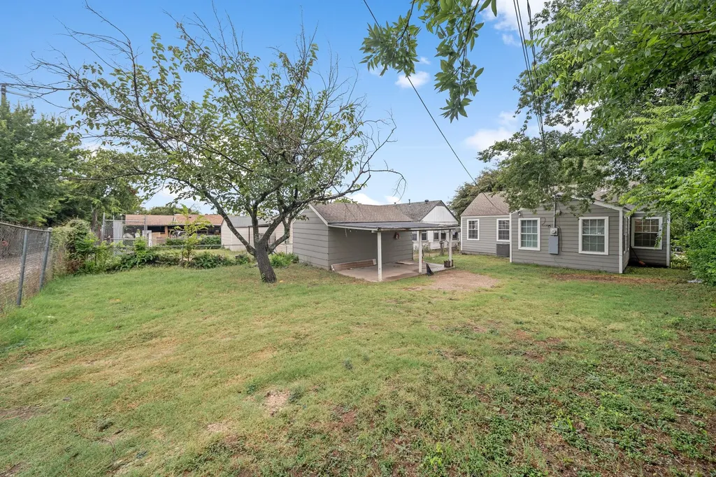 3324 W Clarendon Drive Dallas TX 75211