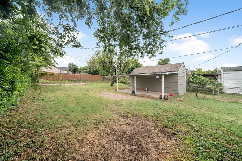 3324 W Clarendon Drive Dallas TX 75211