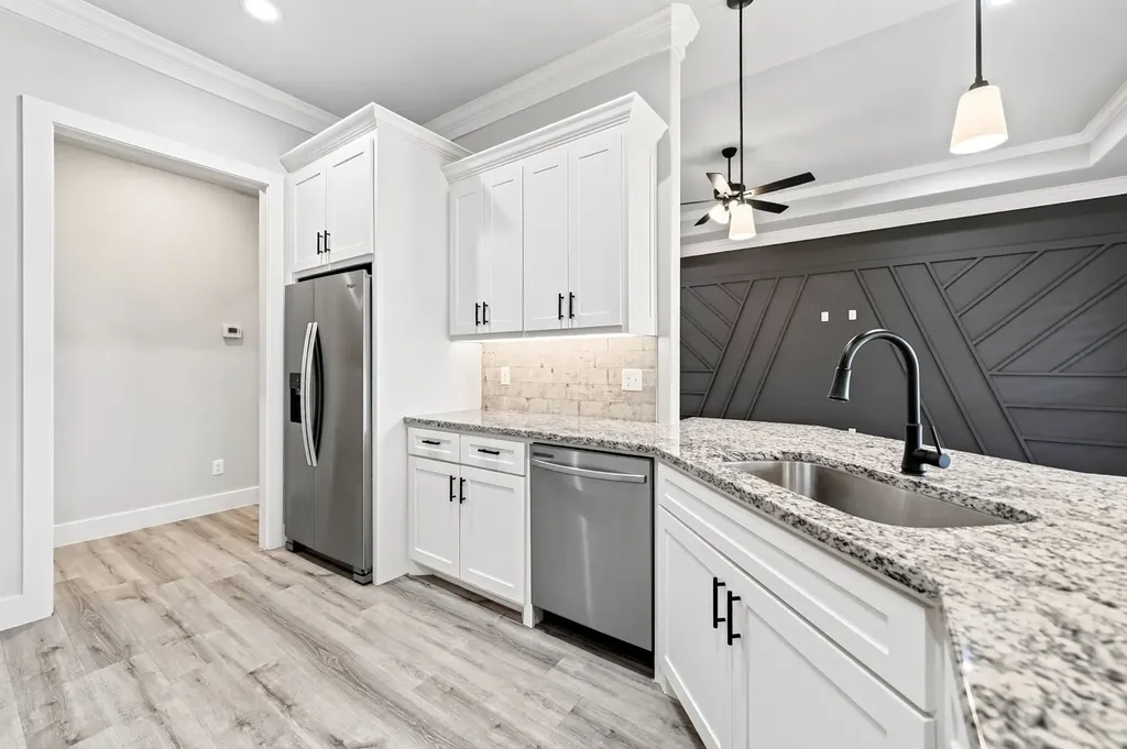527 Limestone Circle Mabank TX 75147