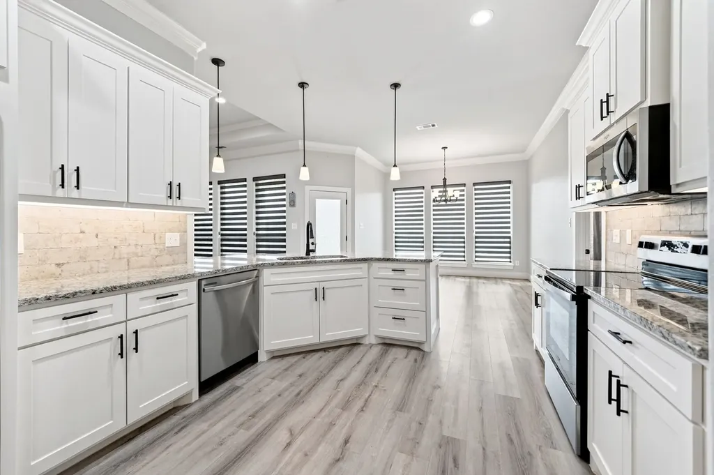 527 Limestone Circle Mabank TX 75147