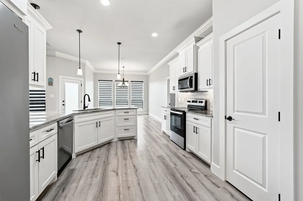 527 Limestone Circle Mabank TX 75147