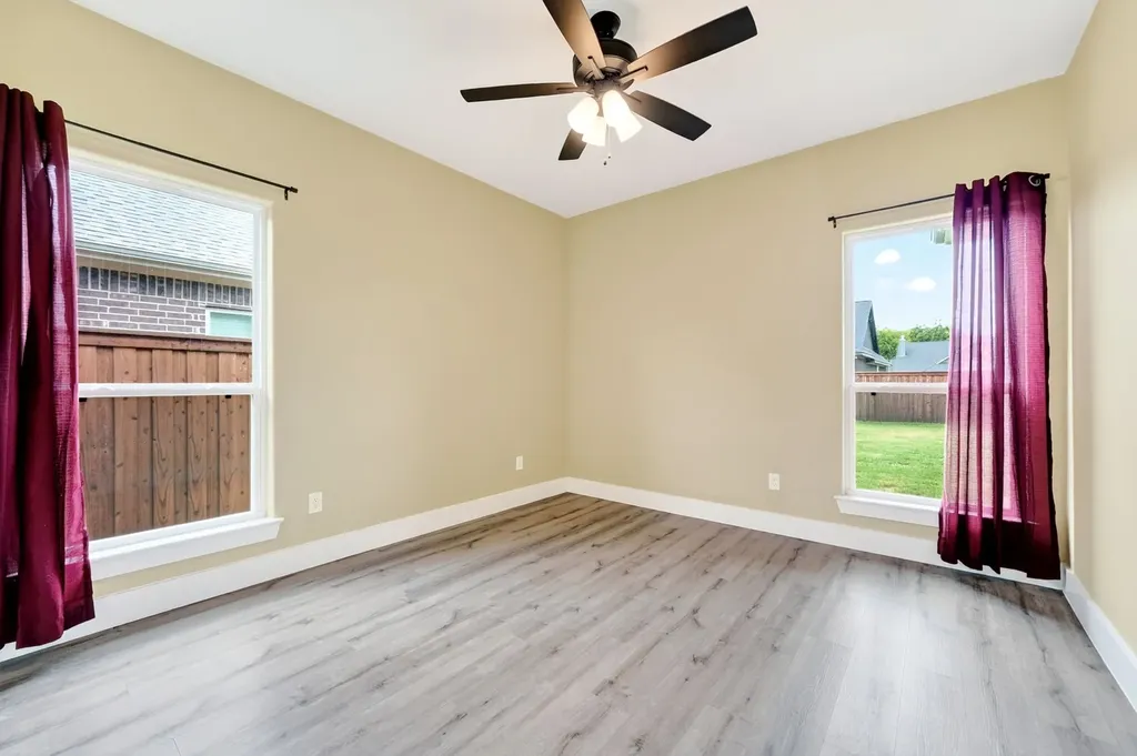 527 Limestone Circle Mabank TX 75147