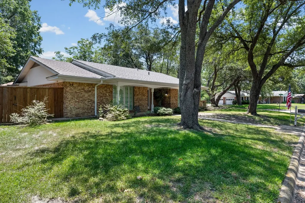 2712 Rix Street Commerce TX 75428