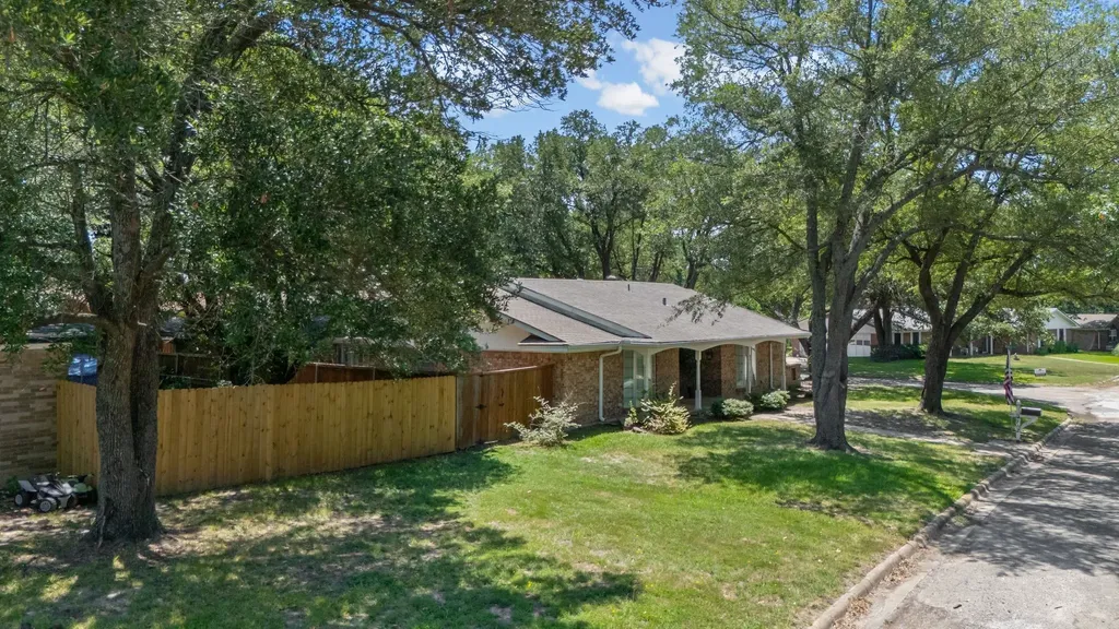 2712 Rix Street Commerce TX 75428