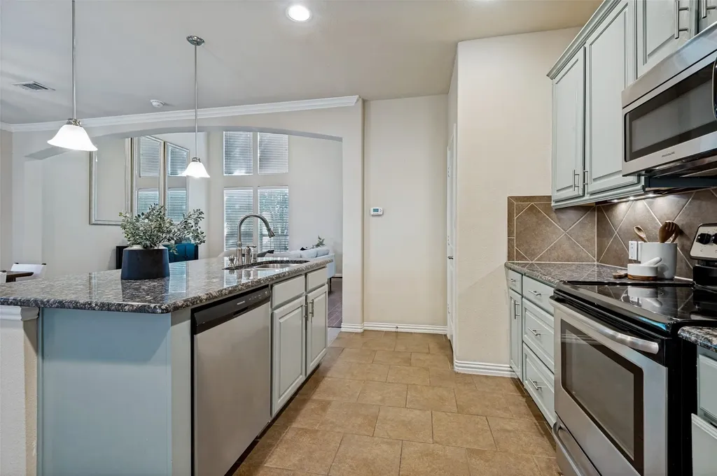 4916 Empire Way Irving TX 75038