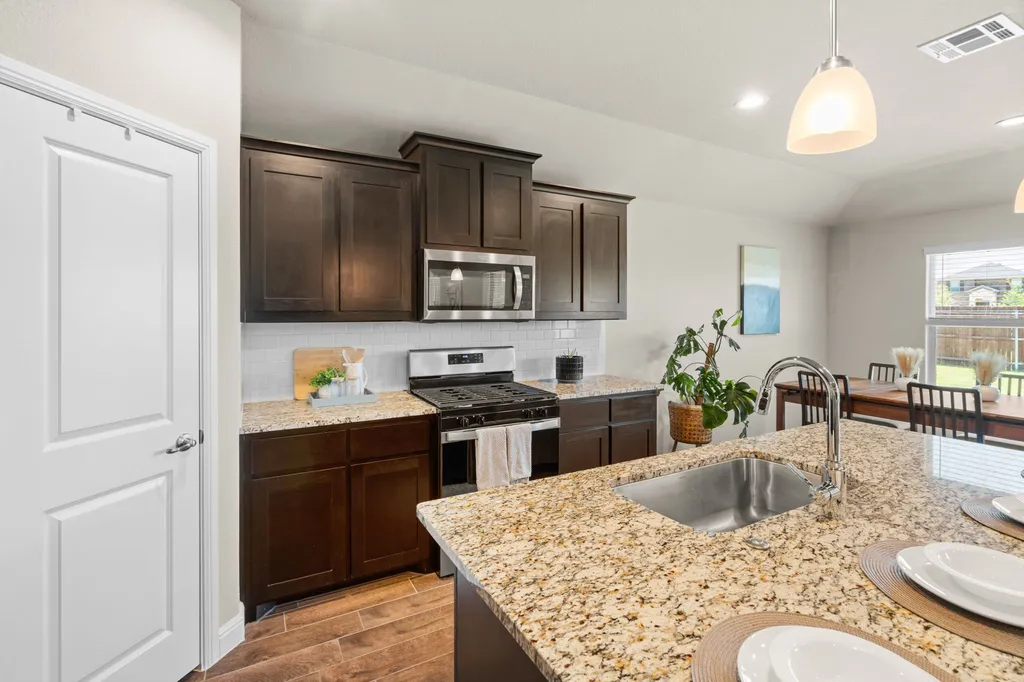 1338 Rolling Meadows Drive Cedar Hill TX 75104