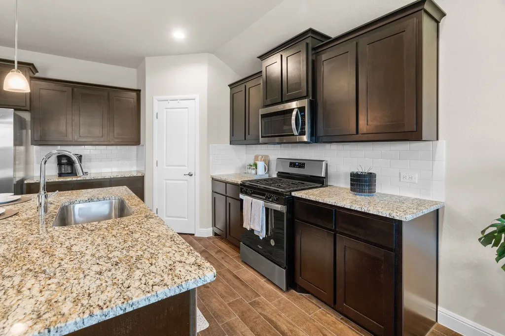 1338 Rolling Meadows Drive Cedar Hill TX 75104