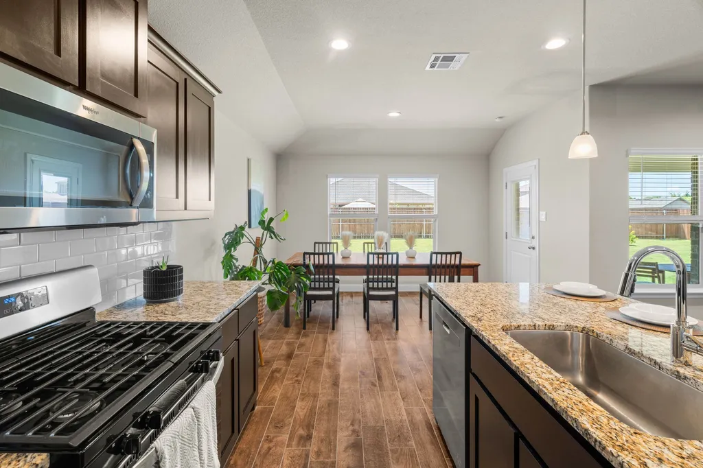 1338 Rolling Meadows Drive Cedar Hill TX 75104
