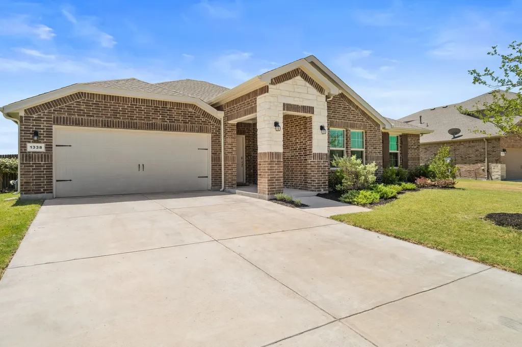 1338 Rolling Meadows Drive Cedar Hill TX 75104