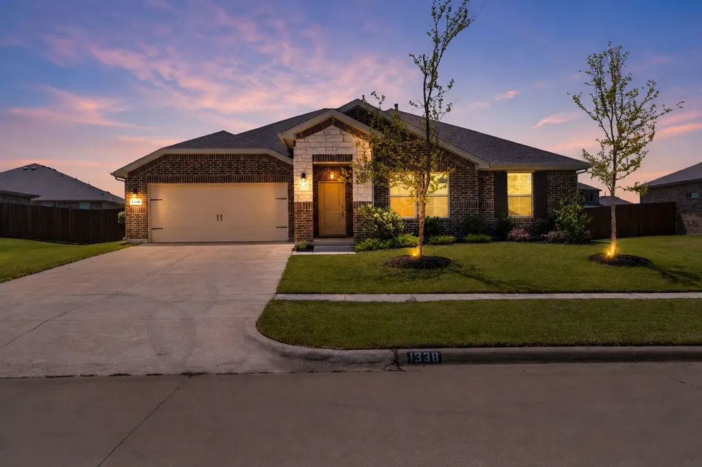1338 Rolling Meadows Drive Cedar Hill TX 75104