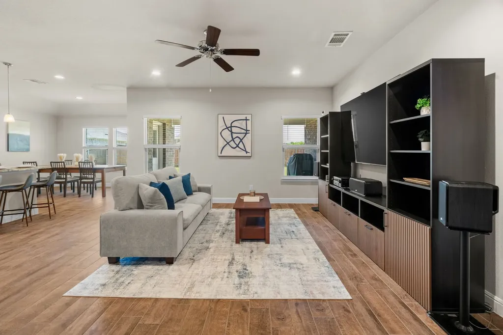 1338 Rolling Meadows Drive Cedar Hill TX 75104