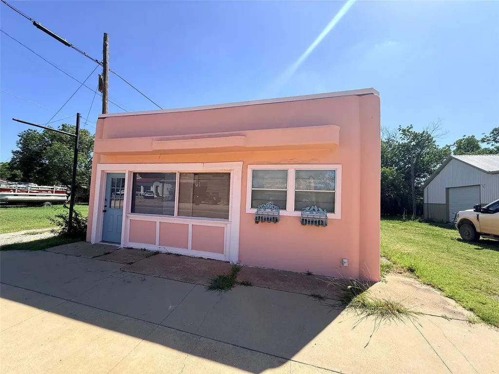 1307 Conrad Hilton Boulevard Cisco TX 76437