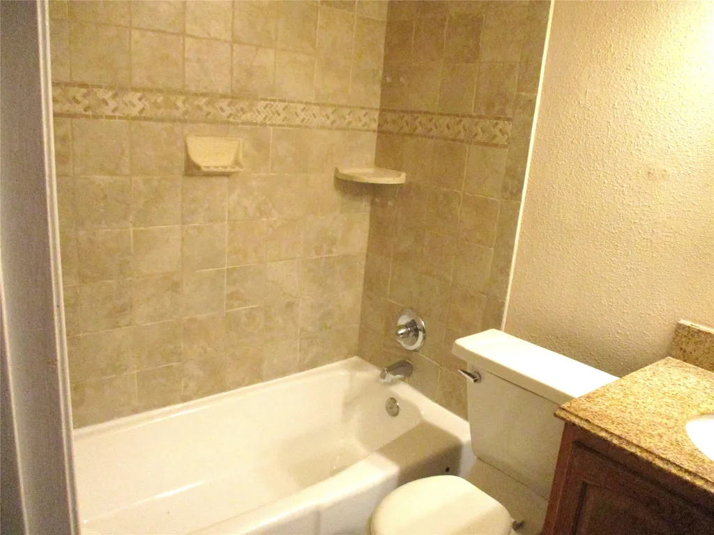 203 Yorkshire Court Euless TX 76040