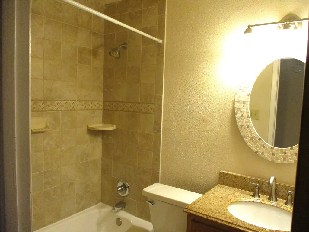203 Yorkshire Court Euless TX 76040