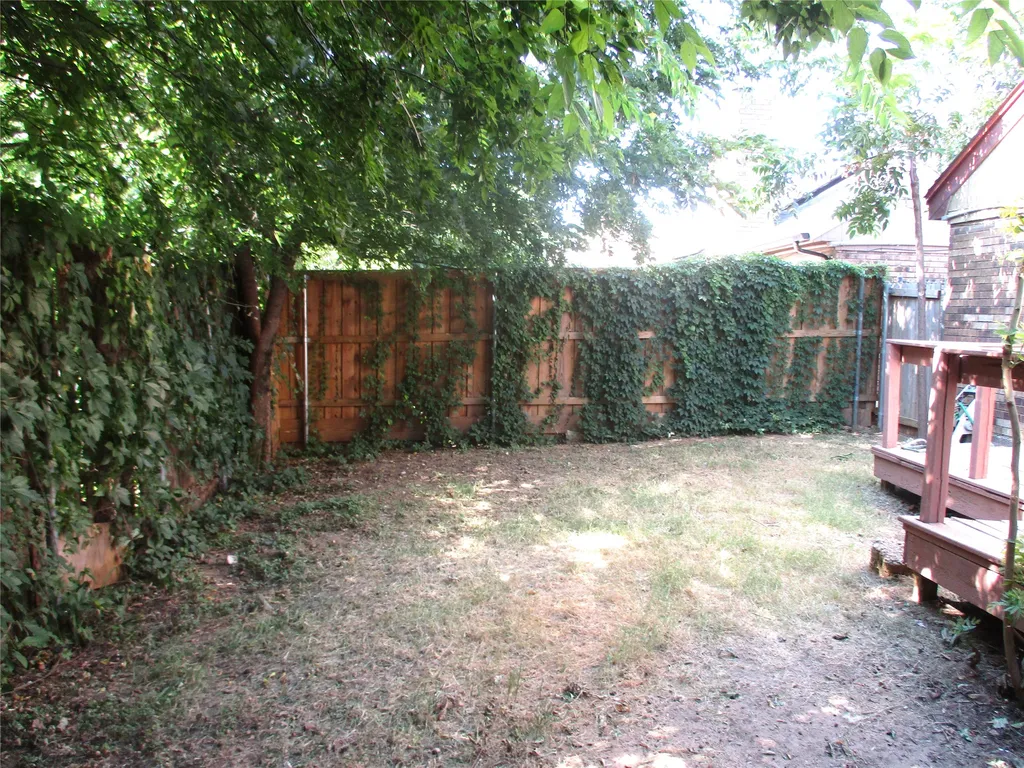 203 Yorkshire Court Euless TX 76040