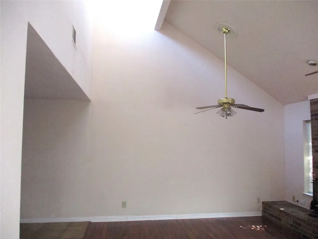 203 Yorkshire Court Euless TX 76040