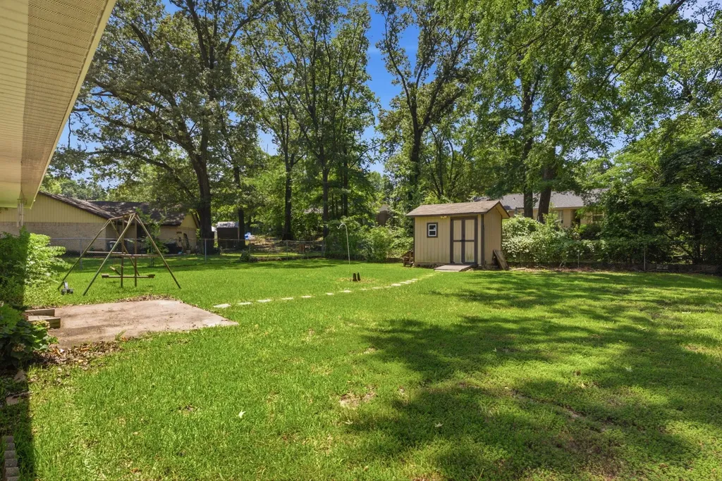2307 Pinkerton Tyler TX 75701
